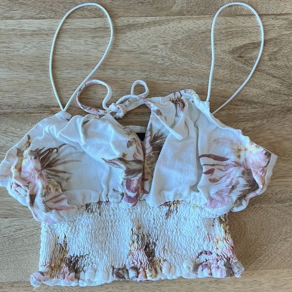 Mink Pink Floral smocked crop top - Picture 2 of 4